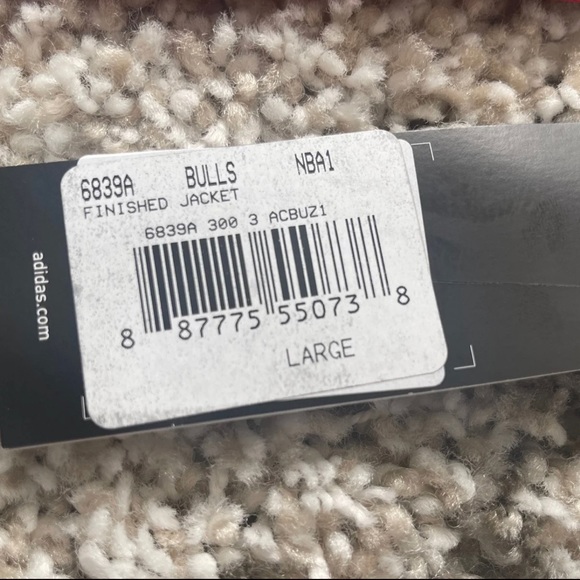 Adidas 3-Stripe Chicago Bulls Windbreaker Jacket - Picture 10 of 10